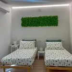 Апартаменты Il Giardino Dei Portici - Piano Terra In Centro Storico - Ground Floor - Free Public Parking - Air Conditioning - Wifi Медичина